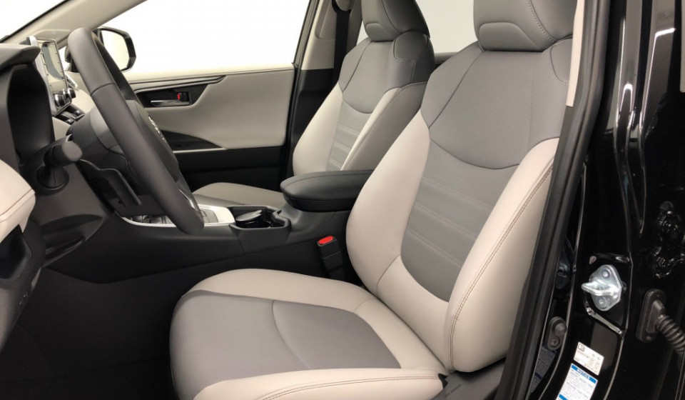 TOYOTA RAV-4 2.5 HSD Premium e-CVT 4WD