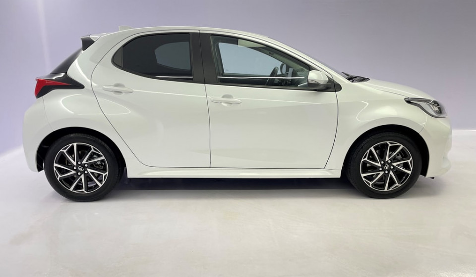 TOYOTA Yaris Hybrid 1.5 Trend