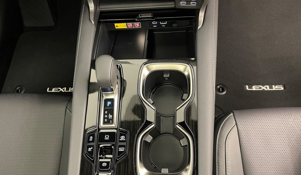 LEXUS RX 450h+ Comfort E-FOUR