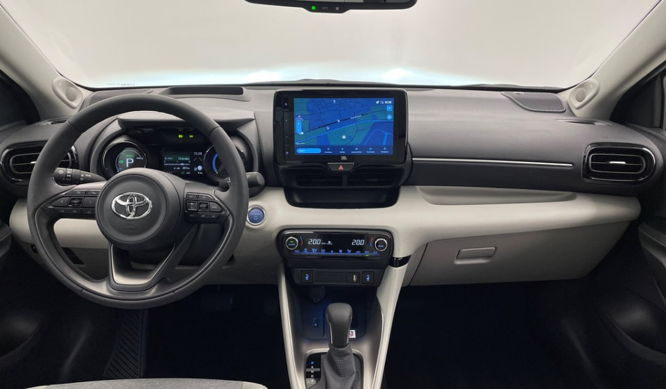 TOYOTA Yaris Hybrid 1.5 Premium