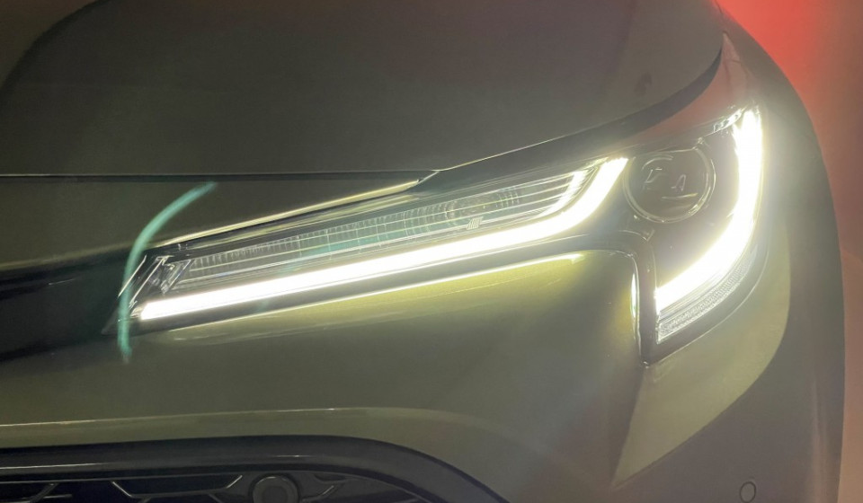 TOYOTA Corolla 1.8 HSD Trend e-CVT