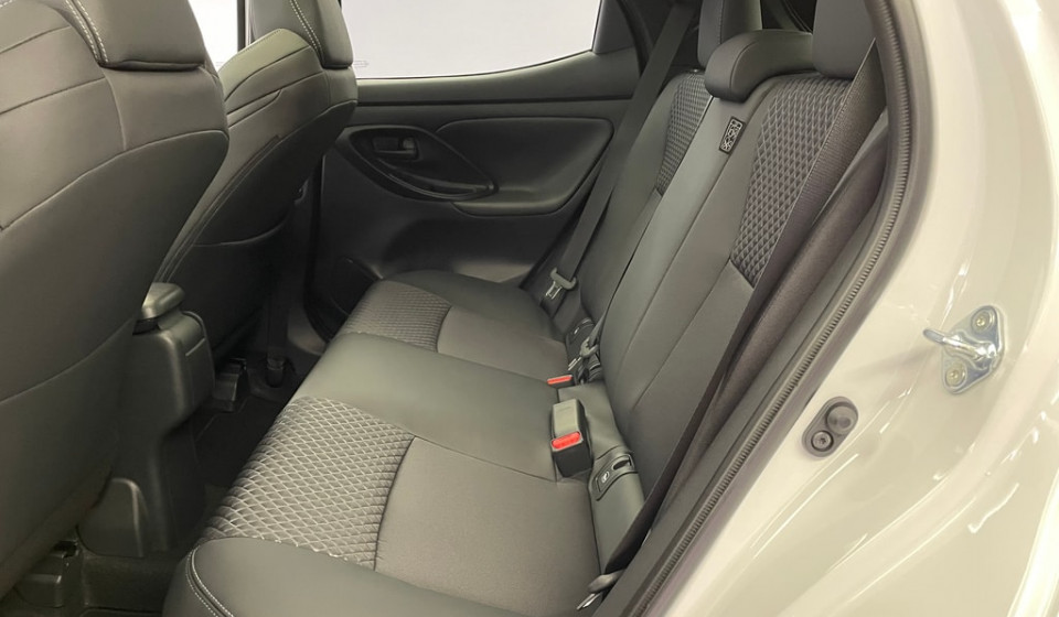 TOYOTA Yaris Hybrid 1.5 Premium