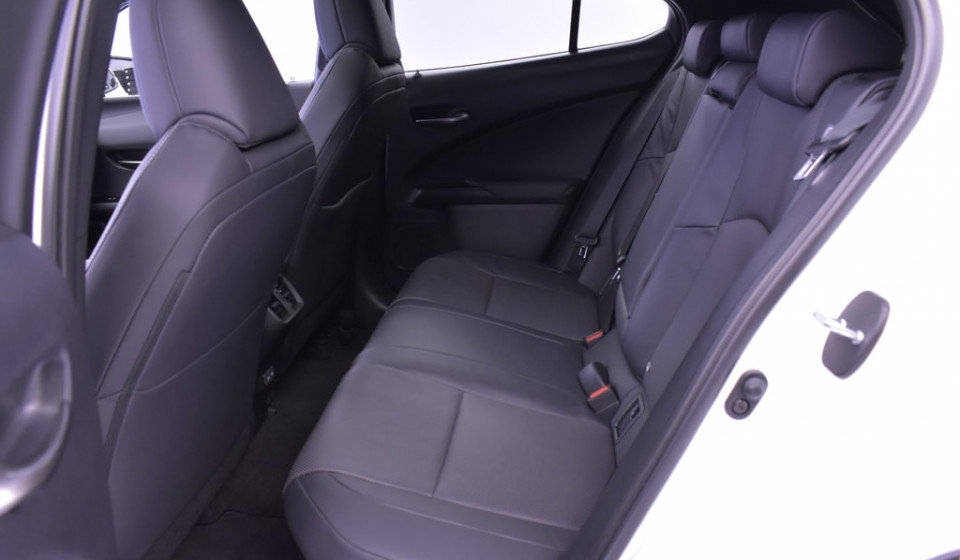 LEXUS UX 250h Comfort E-FOUR Voll-Hybrid