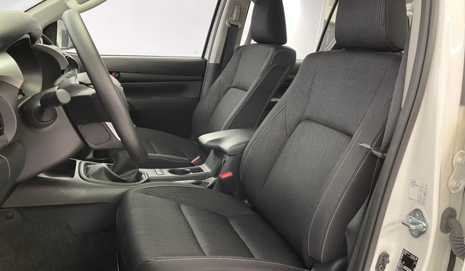 TOYOTA HI-LUX Double Cab 2.8 D 230 Comfort AWD