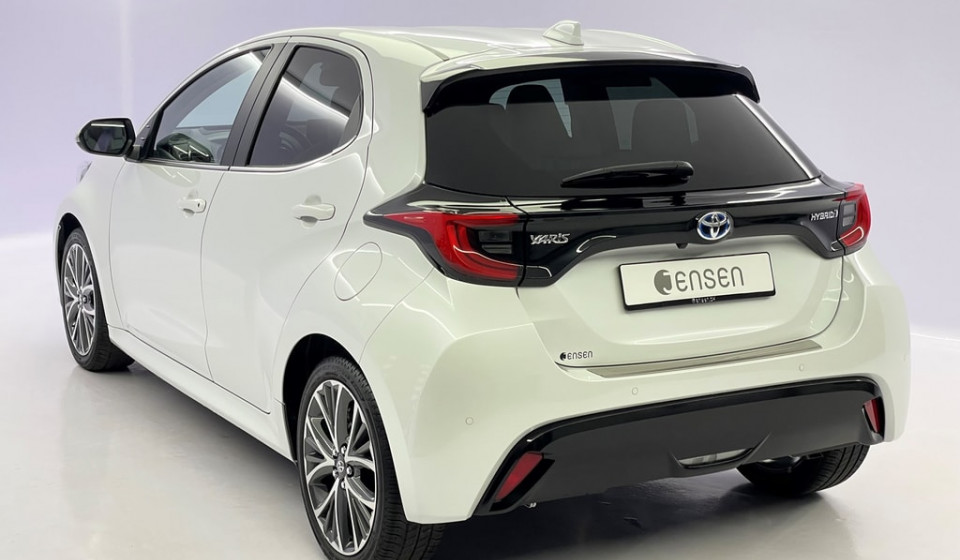 TOYOTA Yaris Hybrid 1.5 Premium