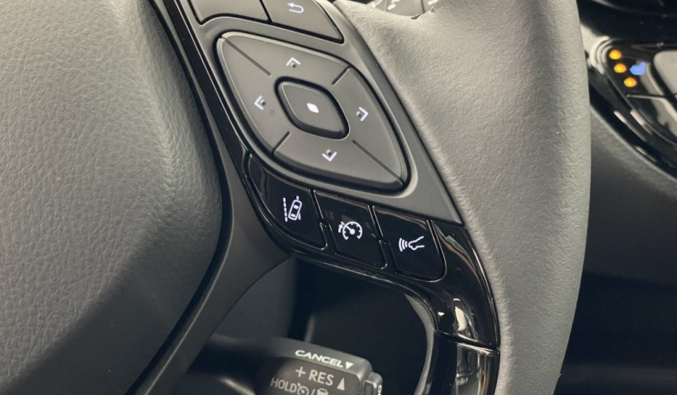 TOYOTA C-HR 1.8 HSD CVT Trend