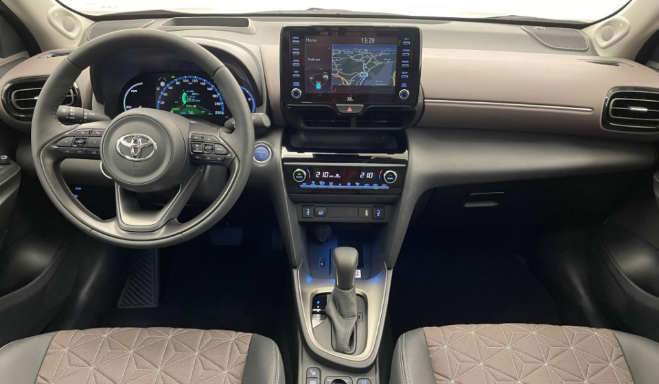 TOYOTA Yaris Cross 1.5 Elegant e-CVT AWDi