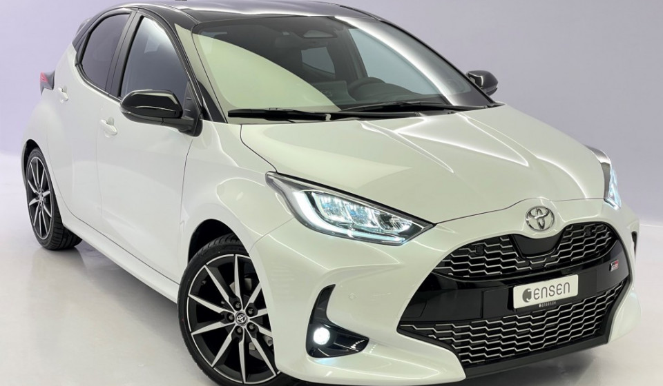TOYOTA Yaris Hybrid 1.5 GR Sport