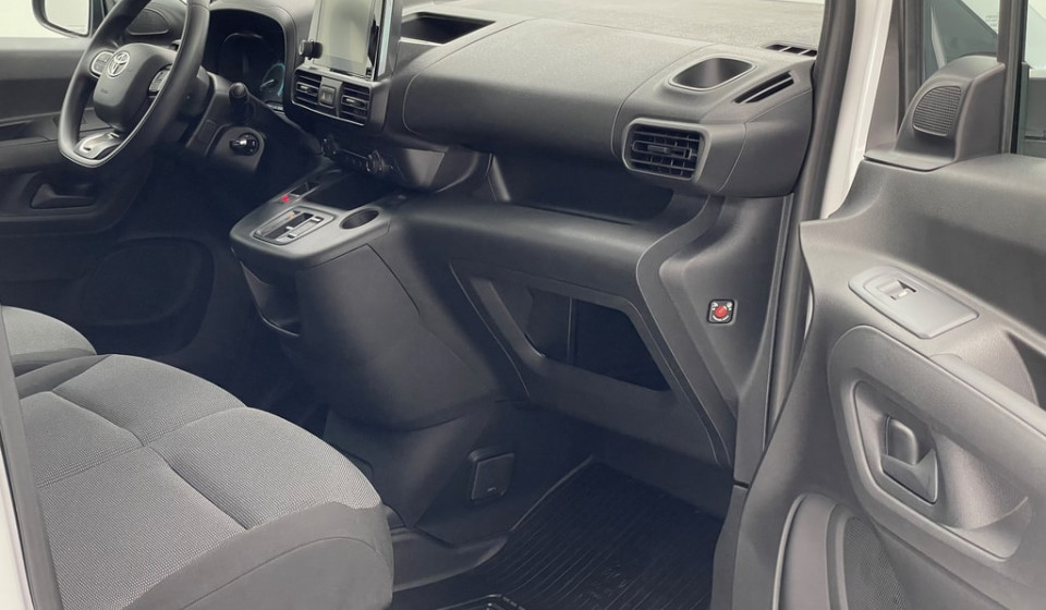 TOYOTA PROACE CITY Van L1 Electric 50kWh Active