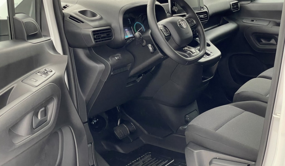 TOYOTA PROACE CITY Van L1 Electric 50kWh Active