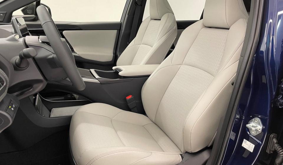 TOYOTA bZ4X Electric Premium AWD 11 kW OBC