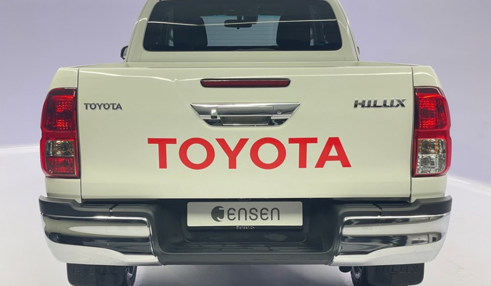 TOYOTA HI-LUX Extra Cab 2.8 D 204 Style AWD
