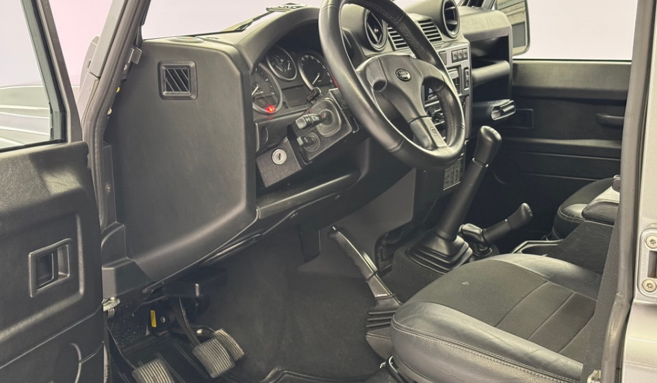 LAND ROVER Defender 110 2.2 TD4 HT