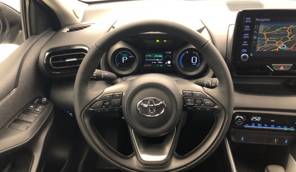 TOYOTA Yaris 1.5 Trend e-CVT
