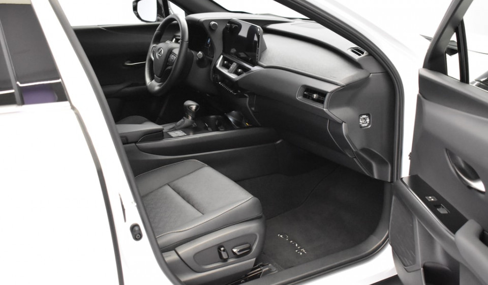 LEXUS UX 250h Comfort E-FOUR Voll-Hybrid
