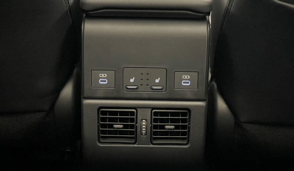 TOYOTA bZ4X Electric Premium AWD 11 kW OBC