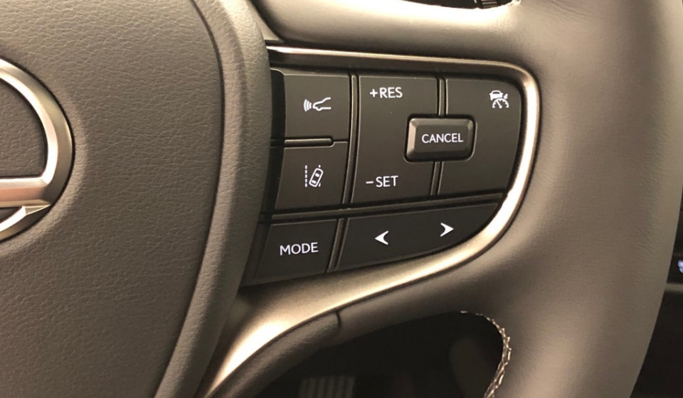 LEXUS UX 250h Excellence E-FOUR