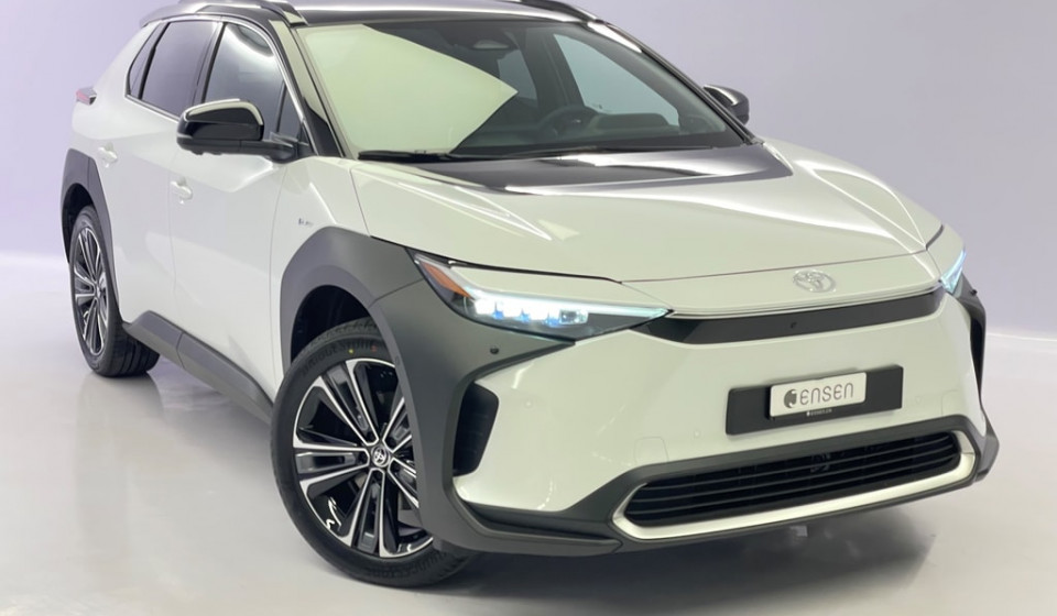 TOYOTA bZ4X Electric Premium 11 kW OBC