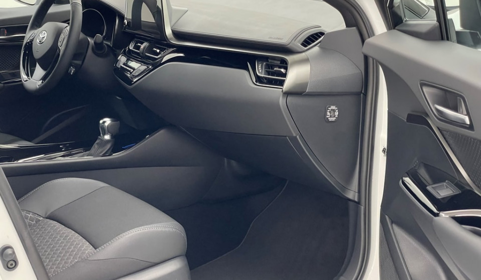 TOYOTA C-HR Hybrid 2.0 HSD Trend