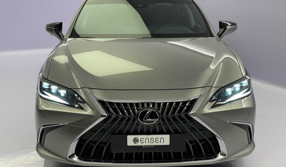 LEXUS ES 300h Excellence Voll-Hybrid