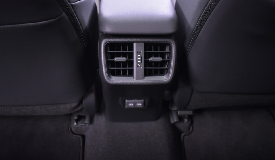 LEXUS UX 250h Comfort E-FOUR Voll-Hybrid