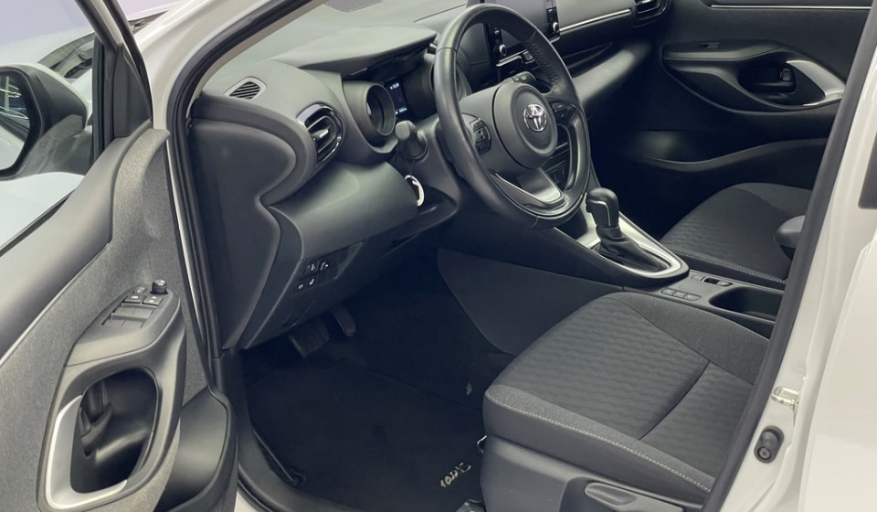 TOYOTA Yaris Hybrid 1.5 Trend