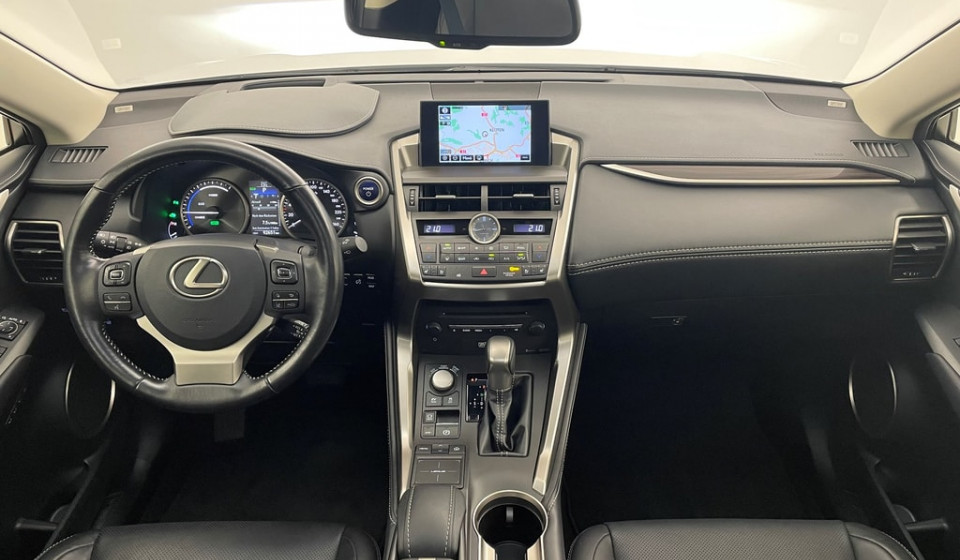 LEXUS NX 300h Excellence AWD