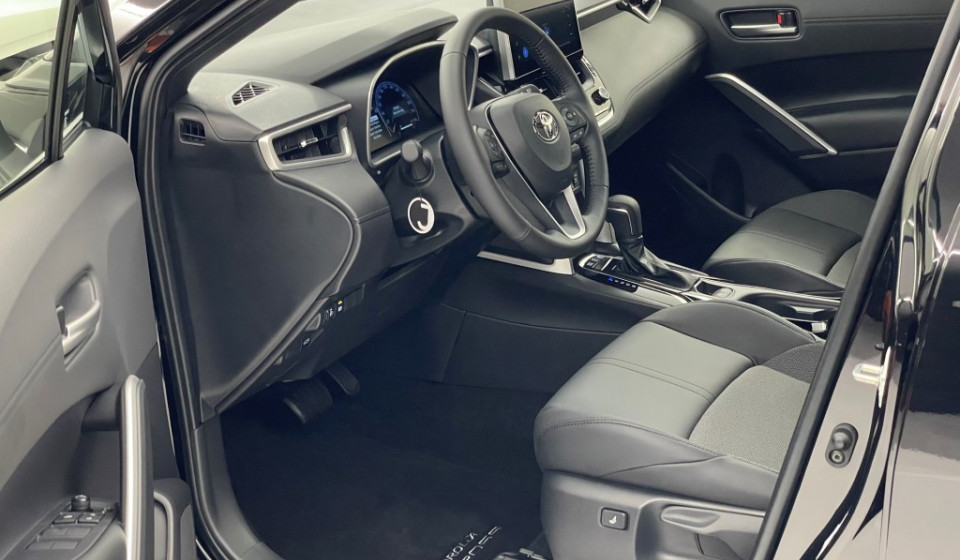 TOYOTA Corolla Cross 2.0 4WD Trend e-CVT