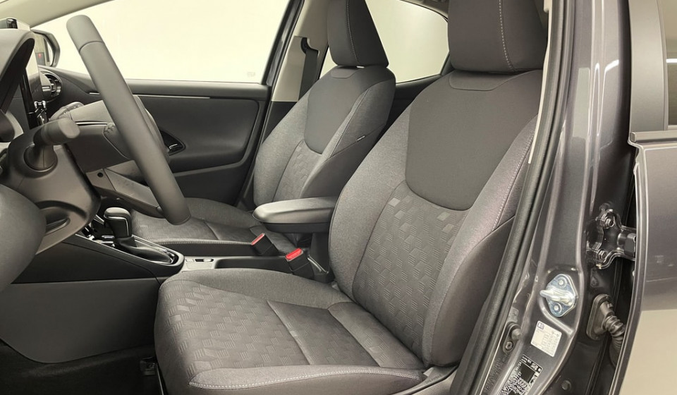 TOYOTA Yaris Hybrid 1.5 Trend