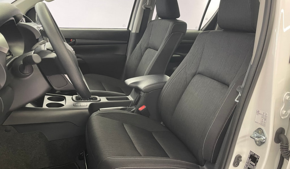 TOYOTA HI-LUX Double Cab 2.4 D 150 Comfort AWD