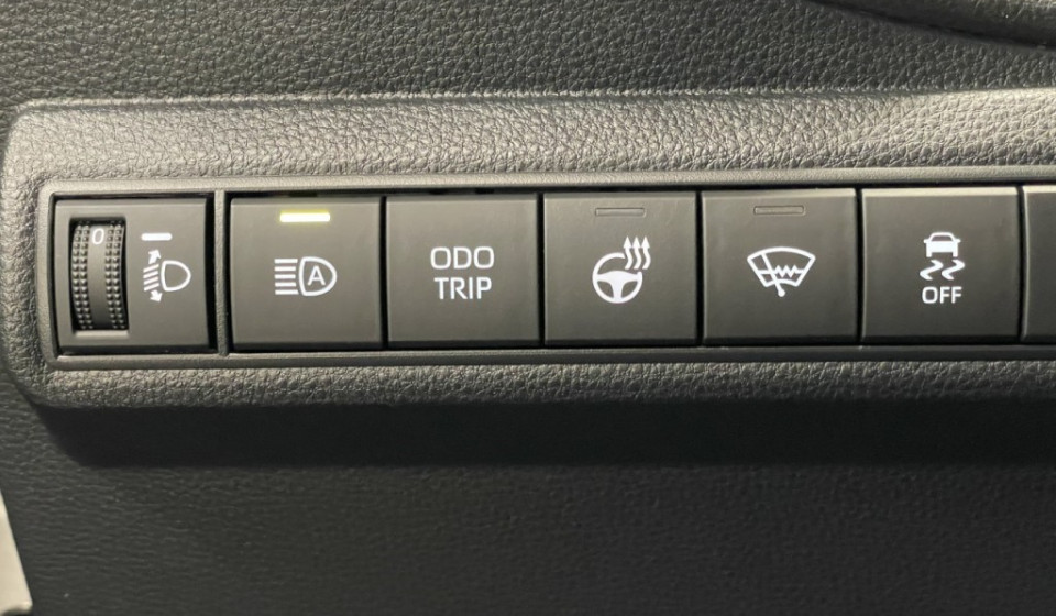 TOYOTA Corolla 2.0 HSD Trend e- CVT