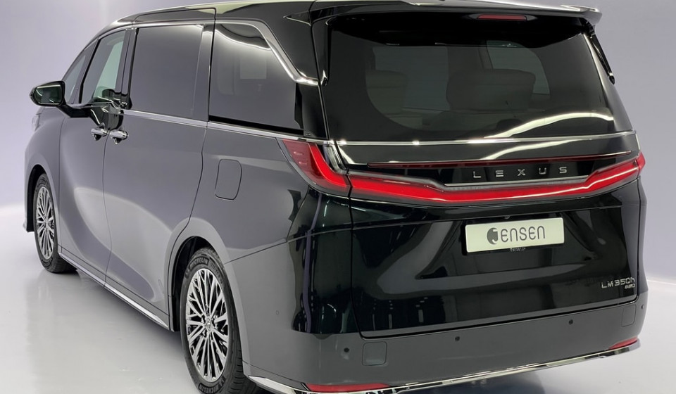 LEXUS LM 350h VIP E-FOUR Voll-Hybrid