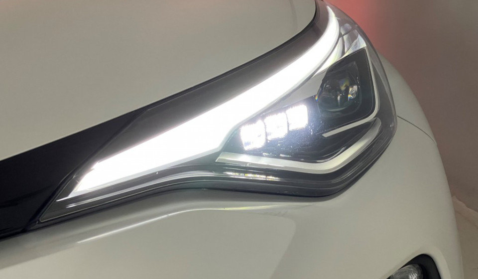 TOYOTA C-HR 2.0 HSD CVT Trend