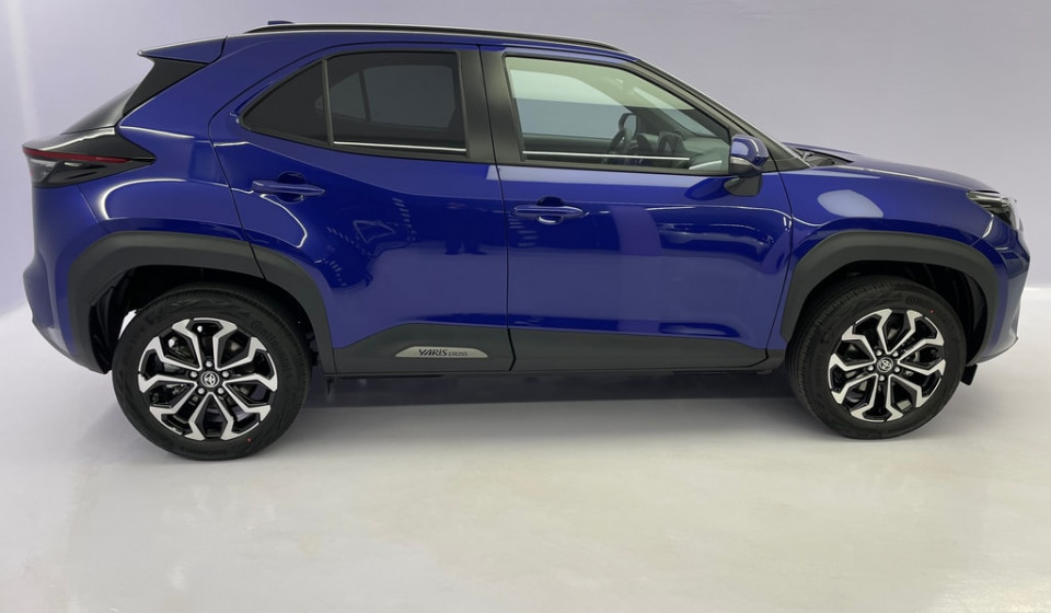 TOYOTA Yaris Cross Hybrid 1.5 Trend AWD-i