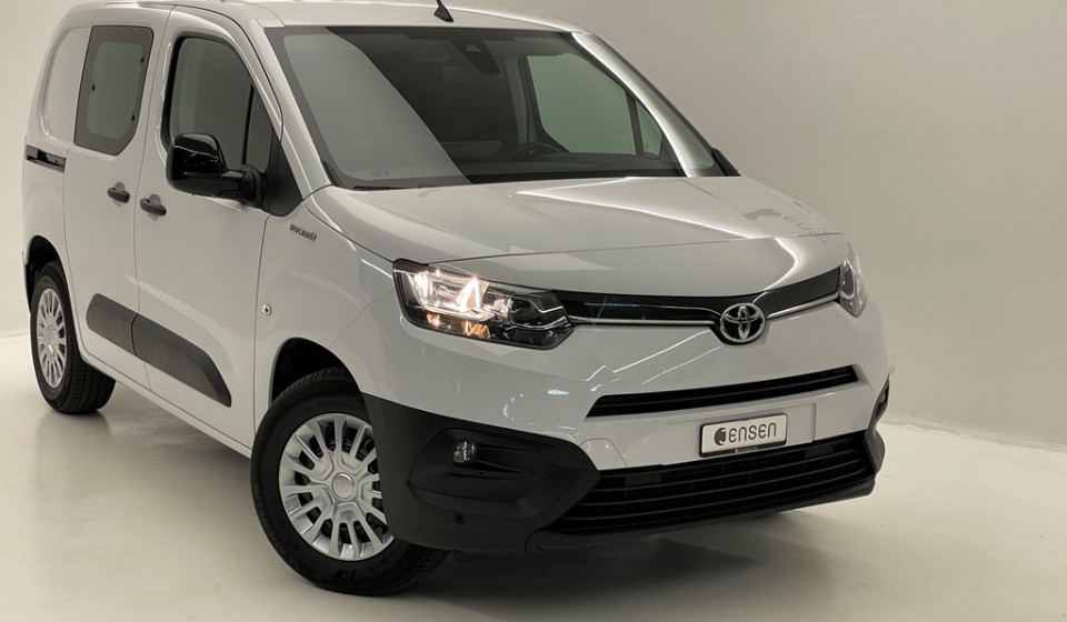 TOYOTA PROACE CITY Van L1 Electric 50kWh Active