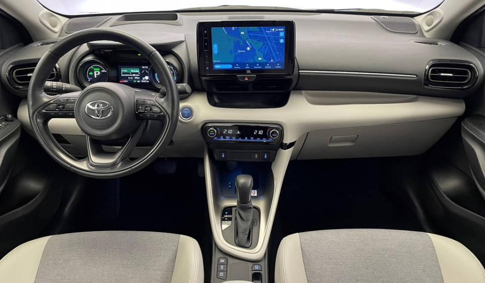 TOYOTA Yaris Hybrid 1.5 Premium