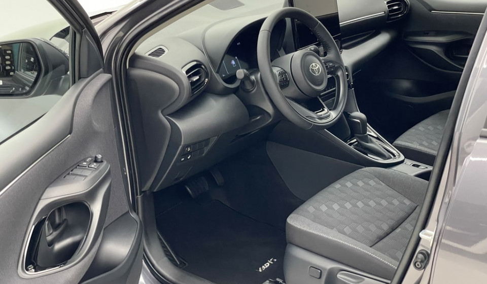 TOYOTA Yaris Hybrid 1.5 Trend