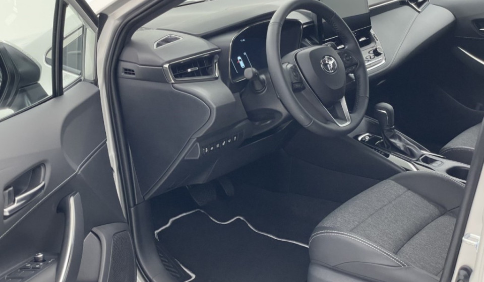 TOYOTA Corolla 2.0 HSD Trend e- CVT