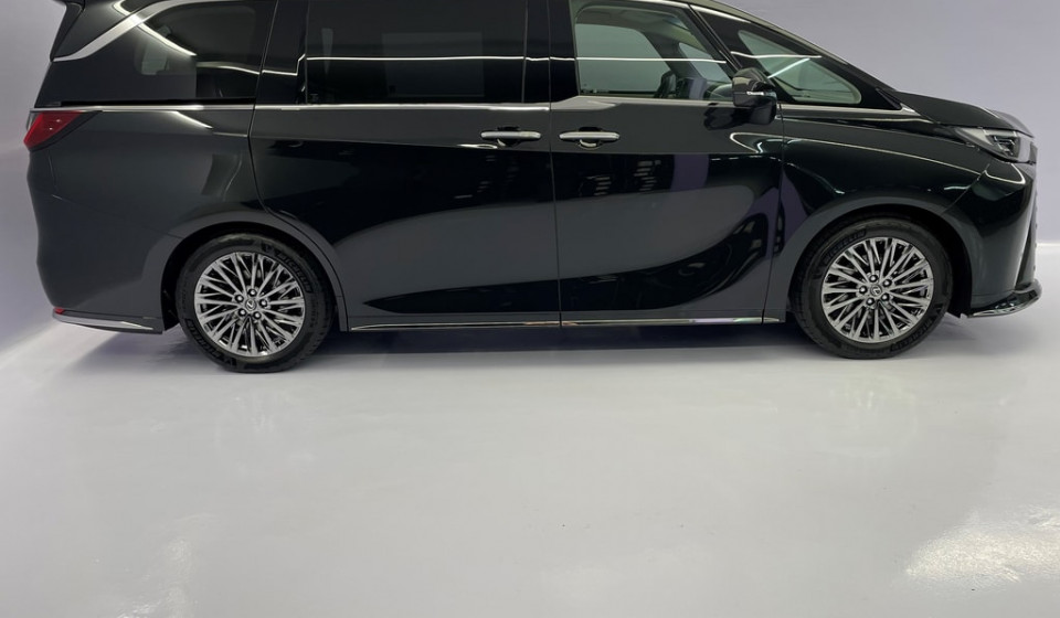 LEXUS LM 350h VIP E-FOUR Voll-Hybrid