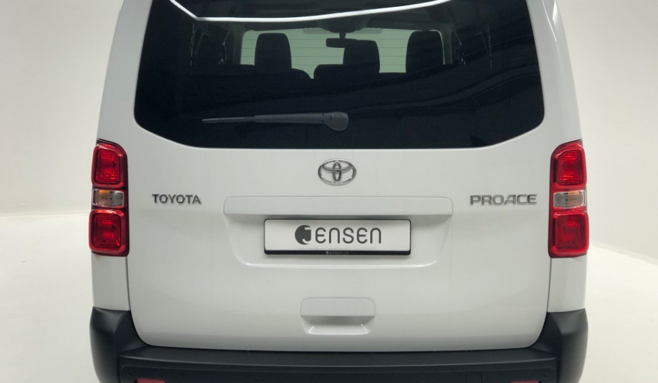 TOYOTA Proace Verso 2.0 D-4D Combi Long
