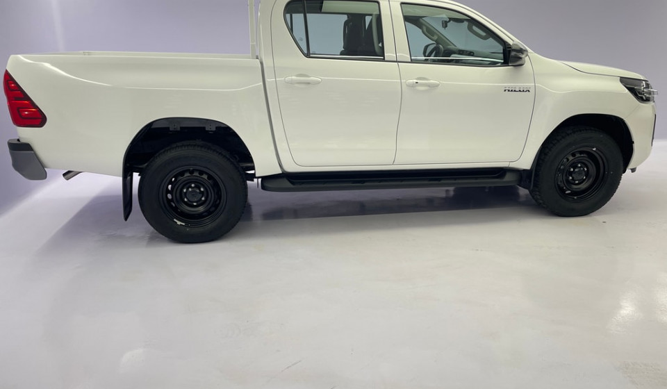 TOYOTA HI-LUX Double Cab 2.4 D 150 Comfort AWD