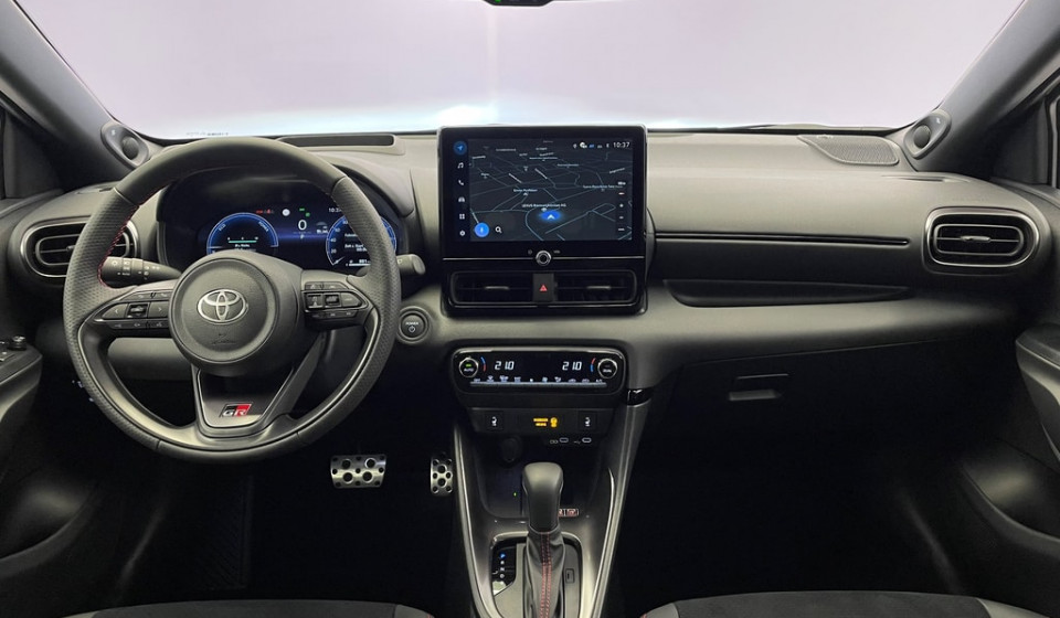 TOYOTA Yaris Hybrid 1.5 GR Sport