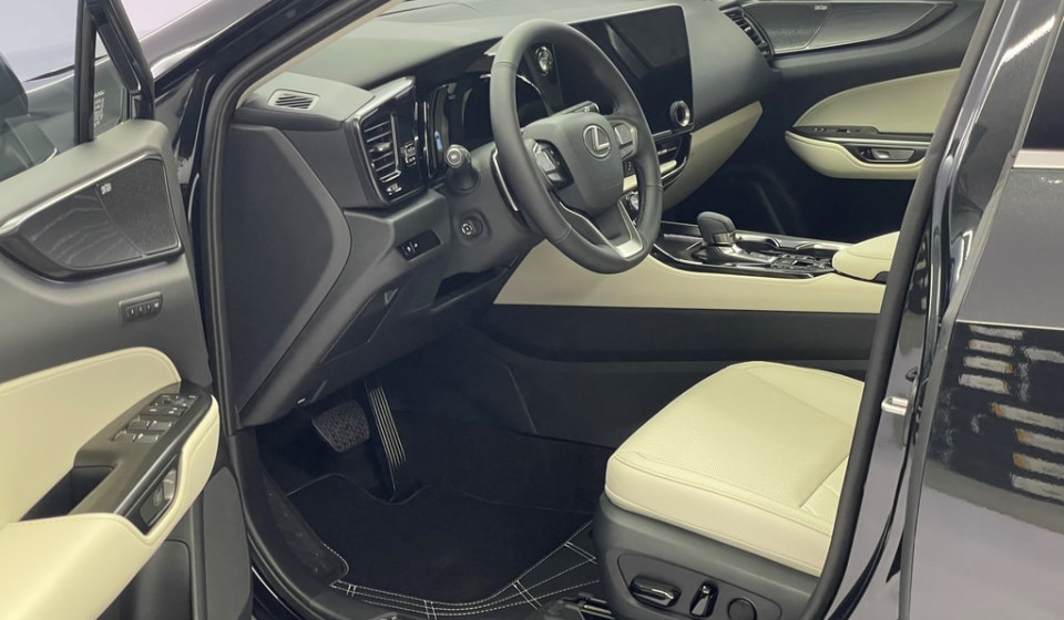 LEXUS NX 450h+ Excellence E-FOUR Plug-in-Hybrid