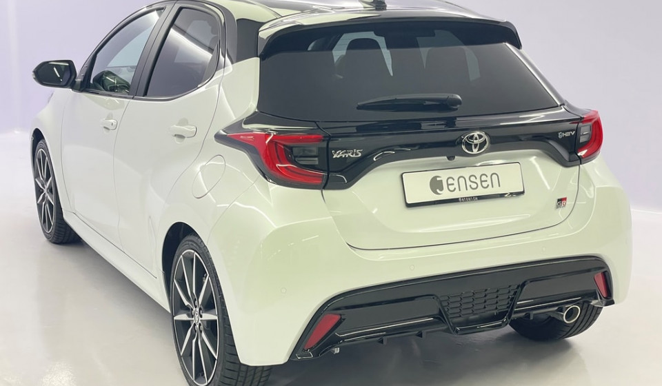 TOYOTA Yaris Hybrid 1.5 GR Sport