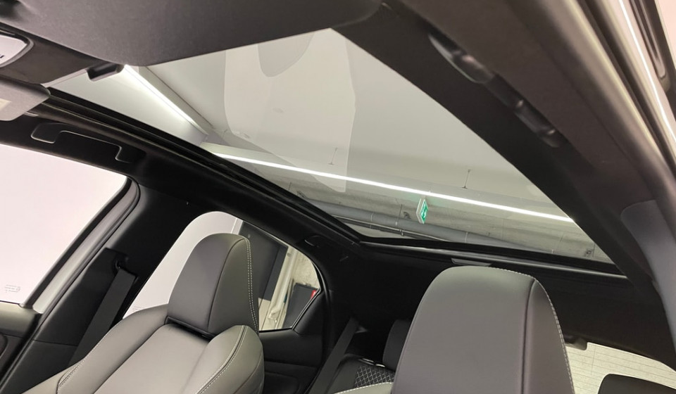 TOYOTA Yaris Hybrid 1.5 Premium