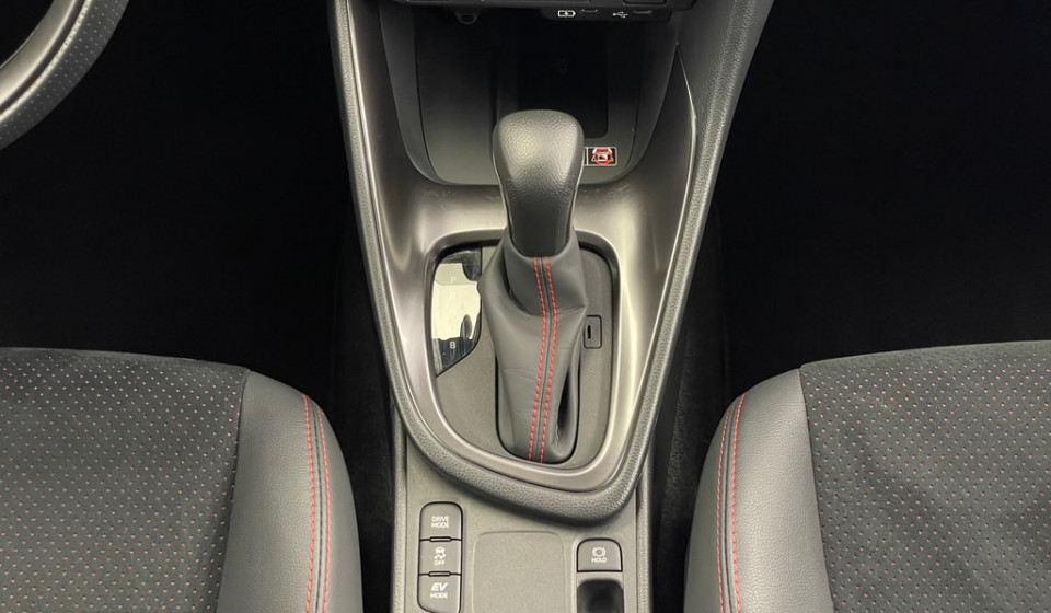 TOYOTA Yaris Hybrid 1.5 GR Sport