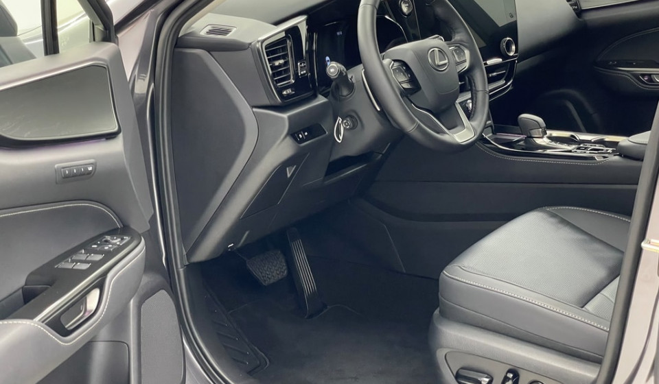 LEXUS NX 450h+ Excellence E-FOUR