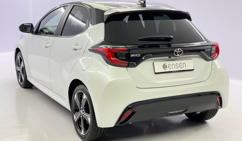TOYOTA Yaris Hybrid 1.5 Premium