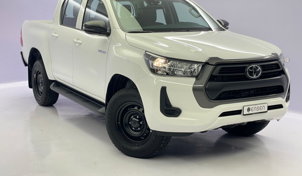 TOYOTA HI-LUX Double Cab 2.4 D 150 Comfort AWD