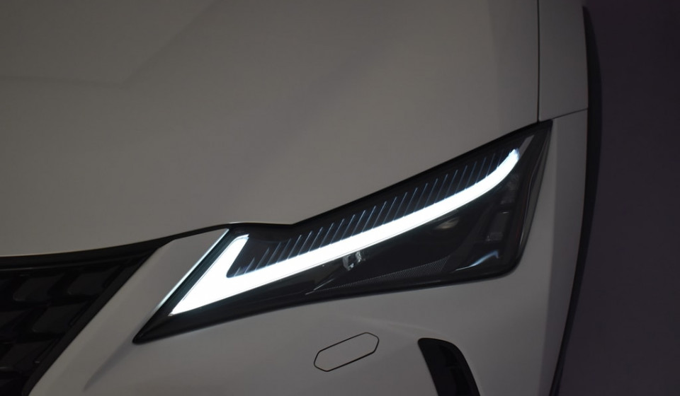 LEXUS UX 250h Comfort E-FOUR Voll-Hybrid